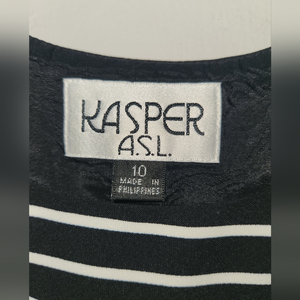 Top - Picture 2 of 3